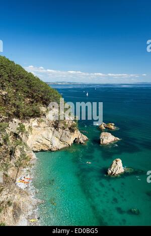 Frankreich, Finistere, Crozon, Kajak auf der Halbinsel Crozon Stockfoto