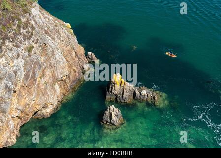 Frankreich, Finistere, Crozon, Kajak auf der Halbinsel Crozon Stockfoto