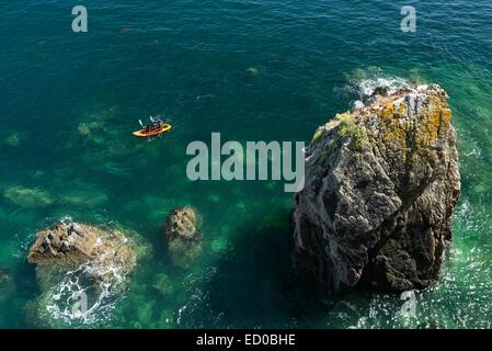 Frankreich, Finistere, Crozon, Kajak auf der Halbinsel Crozon Stockfoto