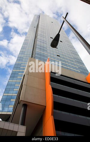 Auf der Suche nach oben entlang der Eureka Tower eines der höchsten Wohngebäude der Welt Melbourne Australien Stockfoto