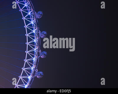 United Kingdom, England, London, beschnitten-Ansicht des London Eye für klaren Nachthimmel Stockfoto