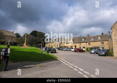 Die quadratischen Guiting Power englischen Cotswolds, Gloucestershire Stockfoto