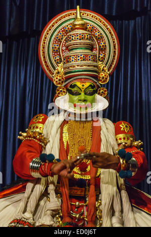 Kerala, Indien - Thekkady. Hindu Kathakali-Mime-Tanz-Performance. Stockfoto