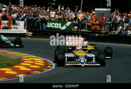 Williams FW11 Ricardo Patrese führt Nigel Mansell.1986 British Grand Prix. Nigel Mansell gewann das Rennen. Stockfoto