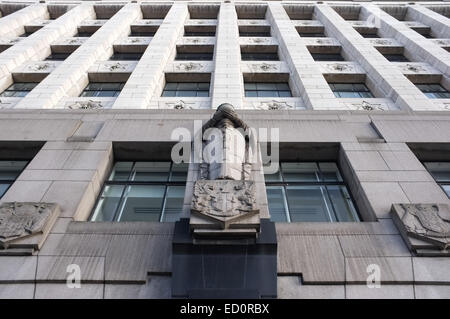 Adelaide House, 1925, Londons erste Stahlrahmen Hochhaus. Ägyptischen Stil Art Deco Stockfoto