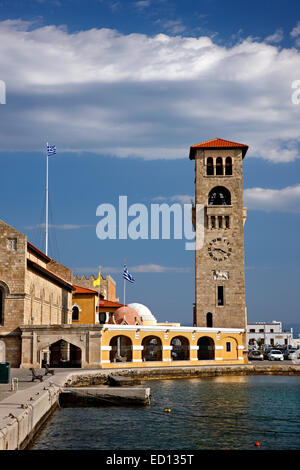 Der Glockenturm der Kirche Evangelistria ("Verkündigung"), im modernen Teil der Stadt Rhodos, Rhodos, Griechenland Stockfoto