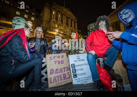 London, UK. 23. Dezember 2014.  Betrieb zu besetzen Protestmarsch zu BBC Kredit: Guy Corbishley/Alamy Live-Nachrichten Stockfoto