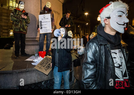 London, UK. 23. Dezember 2014.  Betrieb zu besetzen Protestmarsch zu BBC Kredit: Guy Corbishley/Alamy Live-Nachrichten Stockfoto