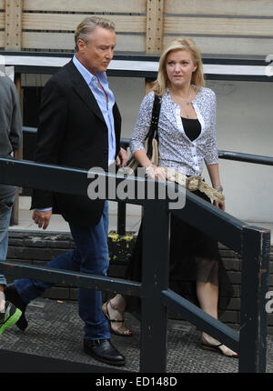 Niamh O'Brien und Michael Flatley gesichtet außen ITV Studios London mit: Niamh O'Brien, Michael Flatley Where: London, Vereinigtes Königreich bei: 20. Juni 2014 Stockfoto