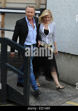 Niamh O'Brien und Michael Flatley gesichtet außen ITV Studios London mit: Niamh O'Brien, Michael Flatley Where: London, Vereinigtes Königreich bei: 20. Juni 2014 Stockfoto