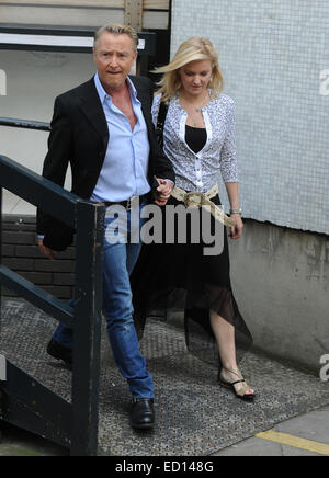 Niamh O'Brien und Michael Flatley gesichtet außen ITV Studios London mit: Niamh O'Brien, Michael Flatley Where: London, Vereinigtes Königreich bei: 20. Juni 2014 Stockfoto