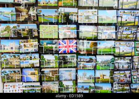 Postkarte-Racks in Cambridge Cambridgeshire England Vereinigtes Königreich Großbritannien Stockfoto