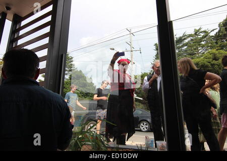 Kein Mcdonalds in Tecoma Demonstrant versucht, Kunden einzuschüchtern, wie sie ihre Mahlzeiten am Eröffnungstag von Filmen sie per Mob Essen Stockfoto