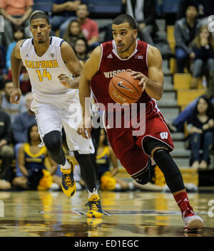 Berkeley, CA, USA. 22. Dezember 2014. Wisconsin während der NCAA Männer Basketball-Spiel zwischen Wisconsin Badgers und California Golden Bears 68-56-Sieg bei Hass Pavillon Berkeley Kalifornien © Csm/Alamy Live-Nachrichten Stockfoto