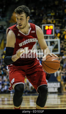 Berkeley, CA, USA. 22. Dezember 2014. Wisconsin F # 44 Frank Kaminsky während der NCAA Männer Basketball-Spiel zwischen Wisconsin Badgers und California Golden Bears 68-56-Sieg bei Hass Pavillon Berkeley Kalifornien © Csm/Alamy Live-Nachrichten Stockfoto