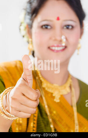 1 South indian Lady Thumbs Up Stockfoto