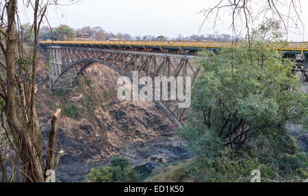 Brücke über den Sambesi verbinden, Sambia und Simbabwe, Viktoriafälle Stockfoto