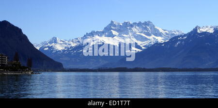 Blick auf Aravis Gebirge vom Genfersee, Montreux, Schweiz Stockfoto