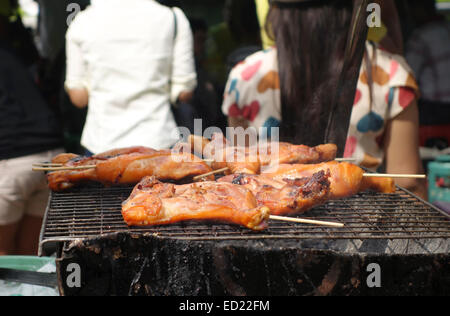Thai Eisbein vom Hersteller angeboten. Thai Street Markt, Bangkok, Thailand, Süd-Ost-Asien. Stockfoto