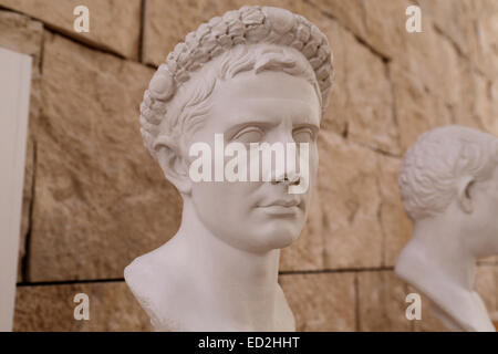 Augustus (63BC-14AD). Gründer des römischen Reiches und erster Kaiser (27-14AD). Büste. Kopieren. Ara Pacis Museum. Rom. Stockfoto