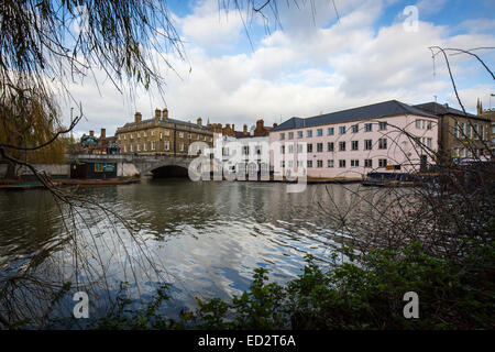 Silber Street Bridge und der Anker-Wirtshaus in Cambridge, England. Stockfoto