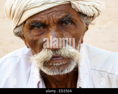 Porträt von Alter Mann aus Gujarat Indien Stockfoto