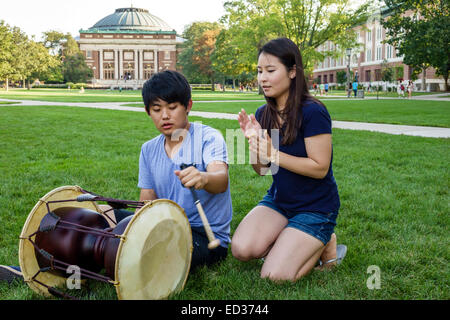 Illinois, Mittlerer Westen, Urbana-Champaign, University of Illinois, Mittlerer Westen, Campus, Asiaten Ethnische Einwanderer Minderheit, Studenten Bildung p Stockfoto