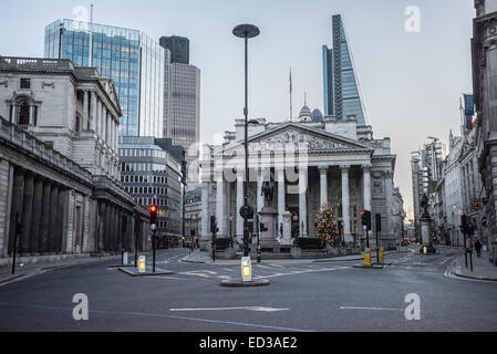 London, UK. 25. Dezember 2014. Die Bank of England und die Bank in London am frühen Weihnachtsmorgen. Bildnachweis: Piero Cruciatti/Alamy Live-Nachrichten Stockfoto