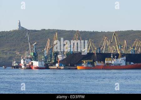 Kohle-Liegeplatz in Murmansk Stockfoto