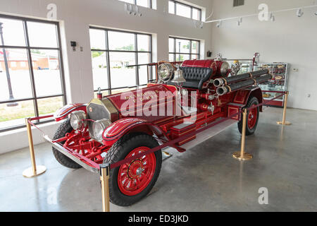 Metropole Illinois, Heimat von Superman, antike Feuer Lkw F D Nr. 2 im Feuer Haus Stockfoto