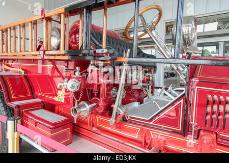 Metropole Illinois, Heimat von Superman, antike Feuer Lkw F D Nr. 2 im Feuer Haus Stockfoto