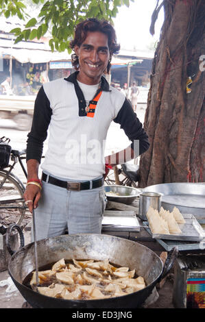 1 indische ländlichen Mann Fast-Food-shop Stockfoto