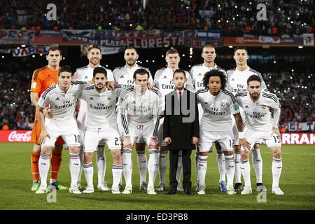 Marrakesch, Marokko. 20. Dezember 2014. Real Madrid-Team Gruppe Line-up (Real) Fußball: seine königliche Hoheit Prinz Moulay Hassan, Kronprinz von Marokko mit Real Madrid-Team Gruppe auf FIFA Club World Cup Marokko 2014 Endspiels zwischen Real Madrid CF 2-0 CA San Lorenzo de Almagro im Grand Stade de Marrakech in Marrakesch, Marokko. © Mutsu Kawamori/AFLO/Alamy Live-Nachrichten Stockfoto