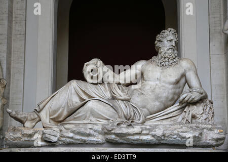 Römische Kaiserzeit. Zeiten des Kaisers Hadrian. 2. Jahrhundert. Skulptur eines Flusses Arno Gott (oder Tigris). Vatikanischen Museen. Stockfoto