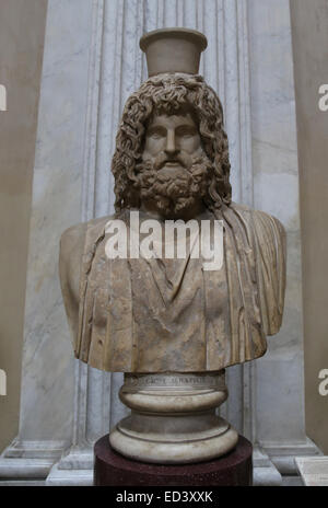 Büste des Serapis. Marmor, Römische Kopie nach einem griechischen Original aus dem 4. Jahrhundert v. Chr. in der Serapaeum von Alexandria gespeichert. Kopie Stockfoto