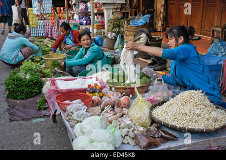 Open-Air-Markt in Luang Prabang, Laos Stockfoto