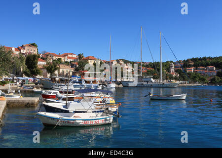 Cavtat, Hafen, Kroatien mit Booten im Hafen vom Steg Stockfoto
