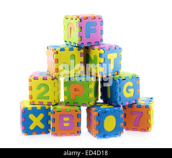 Englischer Sprache Buchstaben vom Alphabet Puzzle isoliert auf weißem Hintergrund erstellt Stockfoto