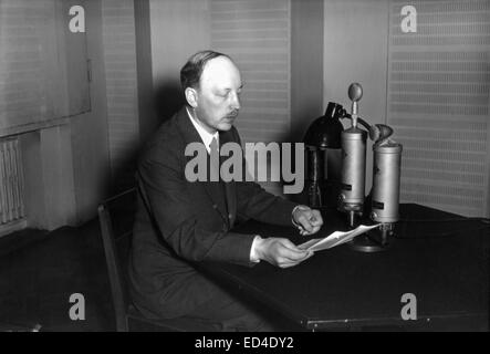 Ministerpräsident Risto Ryti sprechen im radio Stockfoto