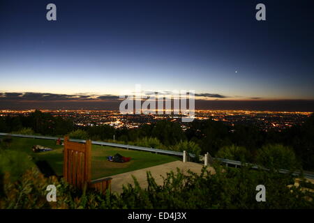 Abend-Blick Richtung Melbourne aus Mt Dandenong, Australien Stockfoto