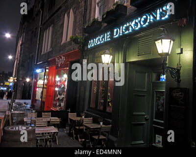 Maggie Dicksons Pub Grassmarket nachts, Edinburgh, Scotland, UK - halbe Hangit "Maggie Stockfoto