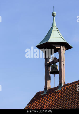 Alten Kirchturm, gebaut aus Holz stellen am Dach der kleinen Kirche in Nürnberg Stockfoto