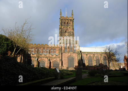 Woverhampton West Midlands Großbritanniens - St Peter Stiftskirche ist der Pfarrei Kirche von Wolverhampton Stockfoto