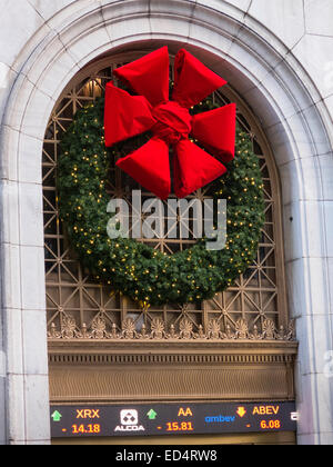 NYSE zu Weihnachten im Bankenviertel, NYC Stockfoto