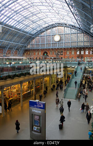 Innenraum St. Pancras station London England Stockfoto