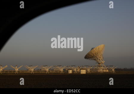 Radioteleskop: Radioastronomie Bahnhof in Medicina, Italien einen Teil des Europäischen sehr lange Grundlinie Interferometrie Netzwerk SETI Außerirdische UFO Stockfoto