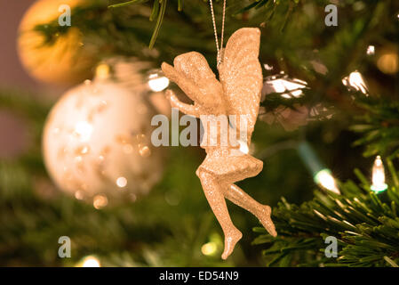Dekoration im Weihnachtsbaum Stockfoto