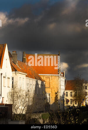 Stürmischer Himmel über Brügge in Belgien Stockfoto