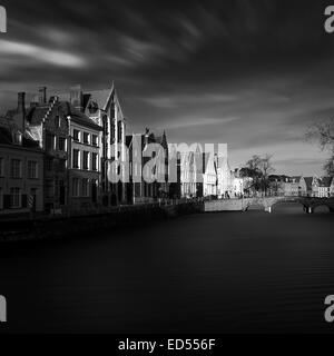 Einen schwarzen und weißen Umwandlung aus einer Szene in Brügge, Belgien Stockfoto