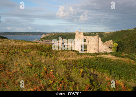 Pennard Castle und drei Klippen Bucht, Halbinsel Gower, Swansea, West Glamorgan, Wales, Vereinigtes Königreich, Europa Stockfoto